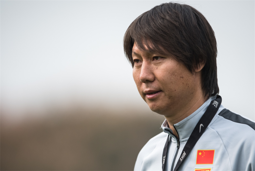 مدرب صيني دفع 400 ألف يورو لتدريب المنتخب