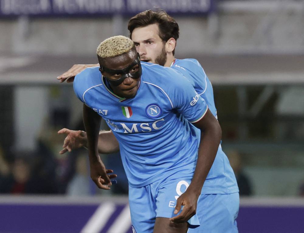 أوسيمهن يهاجم وكيل زميله كفاراتسخيليا بسبب الدوري السعودي