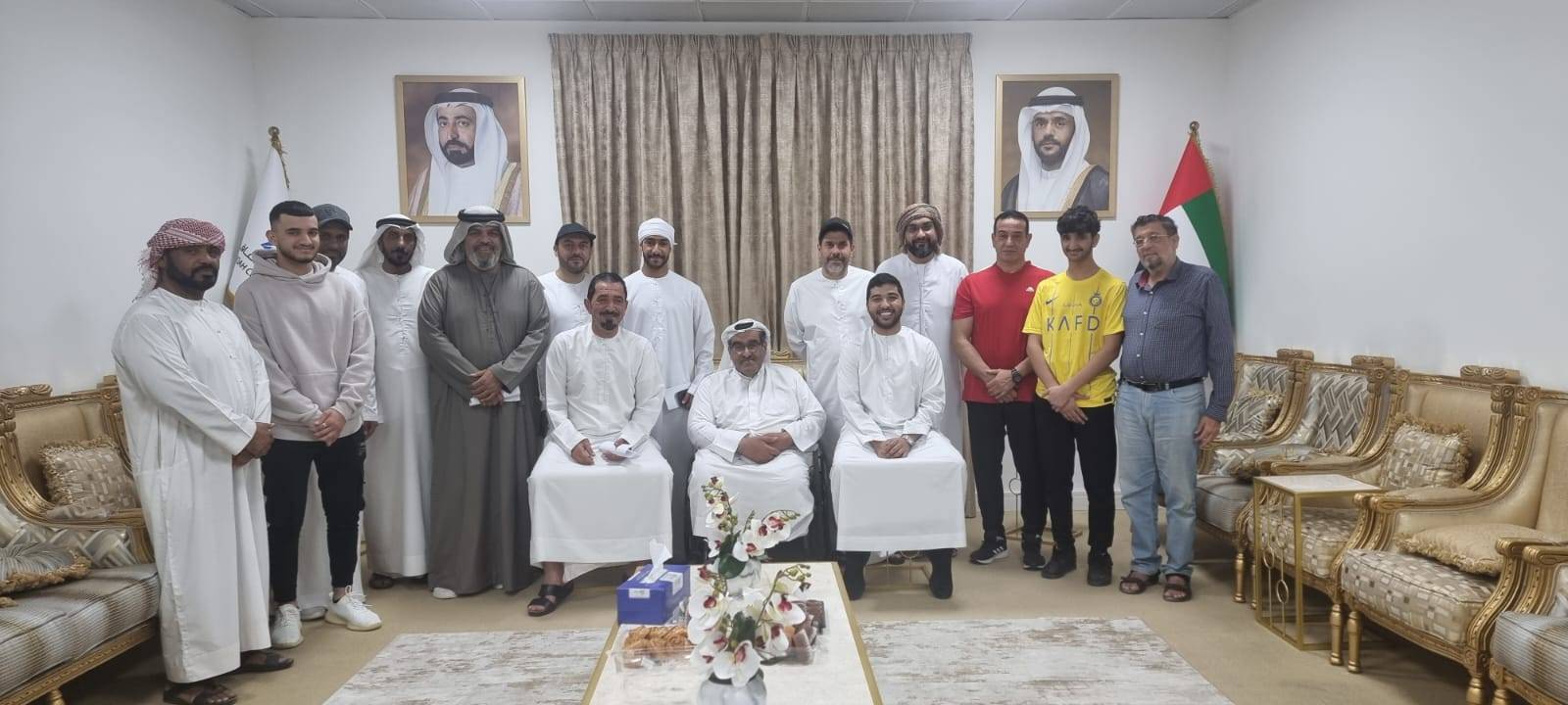 جانب من اجتماع اللجنة اللوجستية