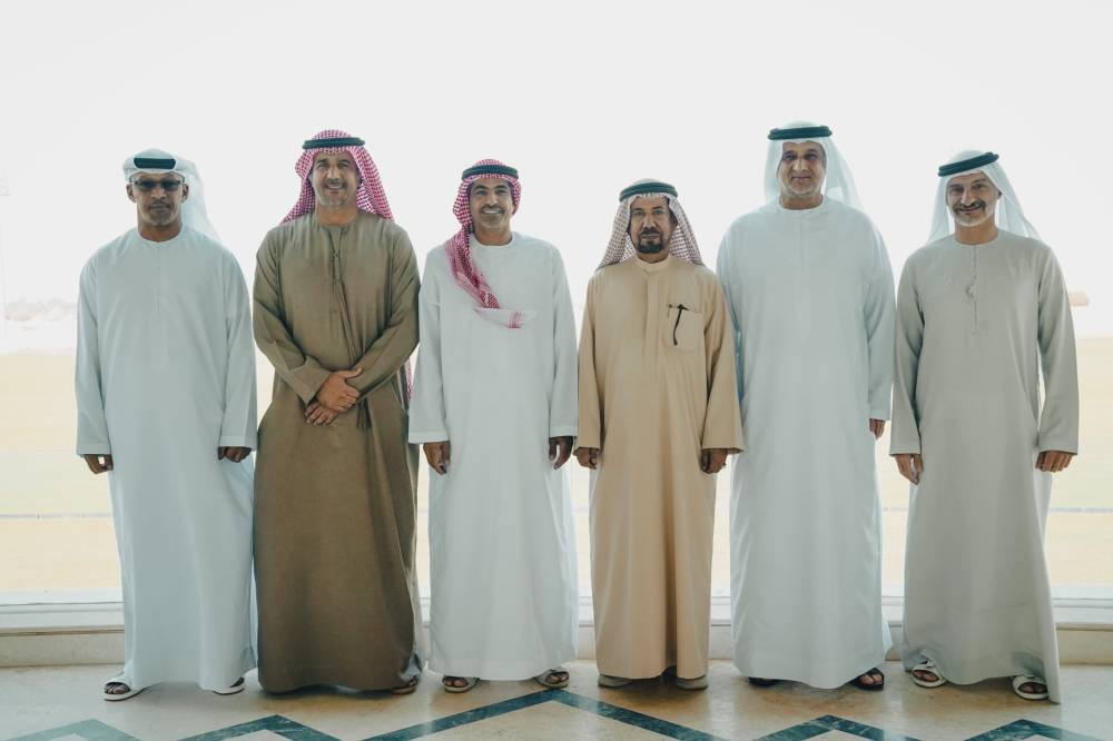 لقطة جماعية لحضور الاجتماع الأول لمجلس إدارة النادي