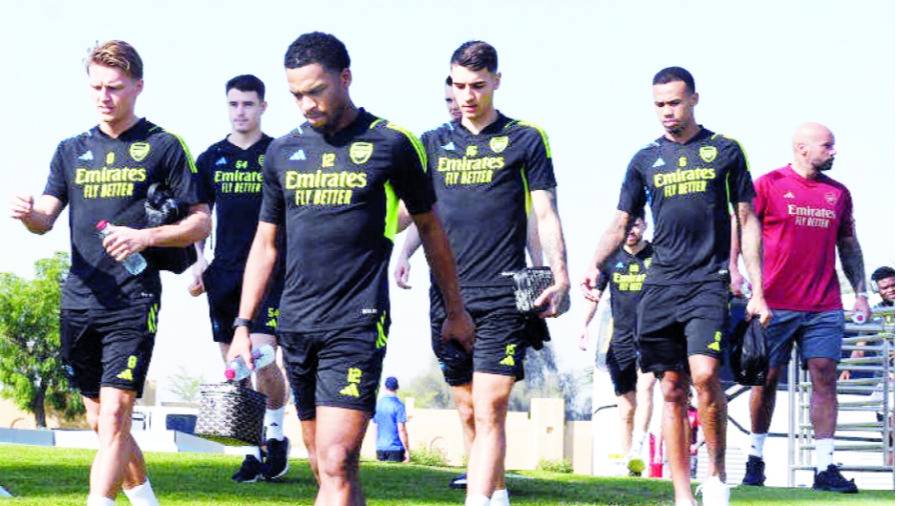 أرسنال يستمتع بشمس دبي ويستعيد مصابيه