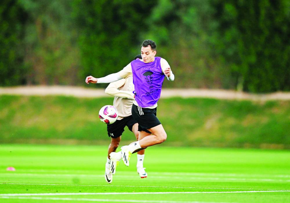 كايو خلال تدريب «الأبيض» في الدوحة 