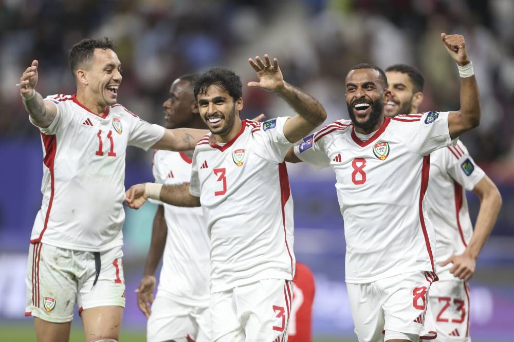 احتفالية بهدف سلطان زايد في شباك هونغ كونغ