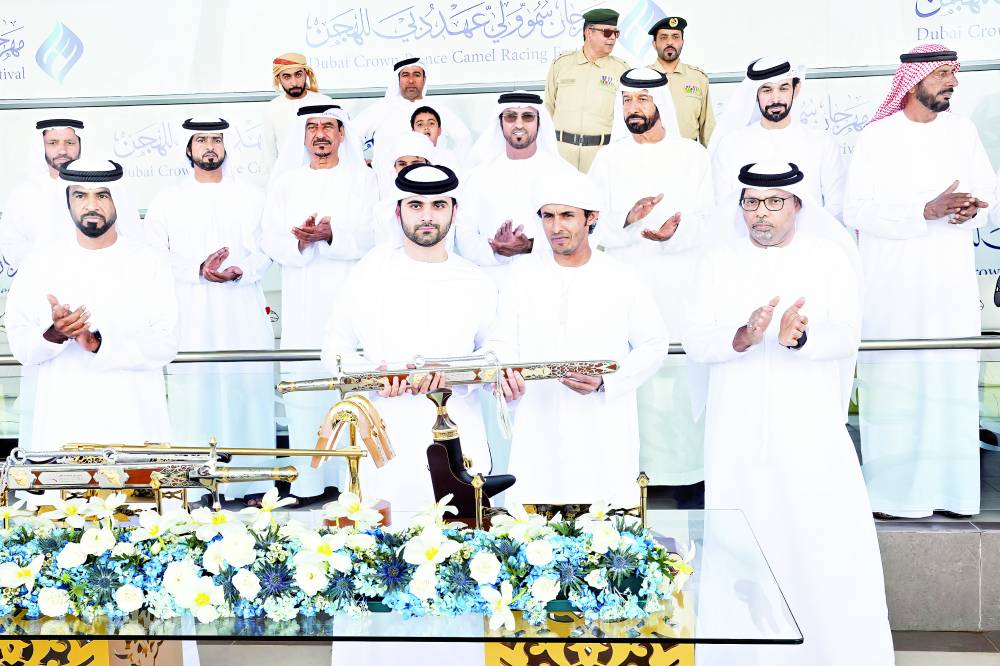 منصور بن محمد يتوج الفائز بسيف مهرجان ولي عهد دبي
