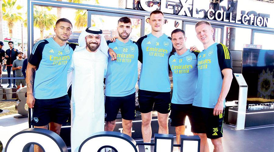 نجوم أرسنال خلال اللقاء المباشر مع الجمهور في دبي 
