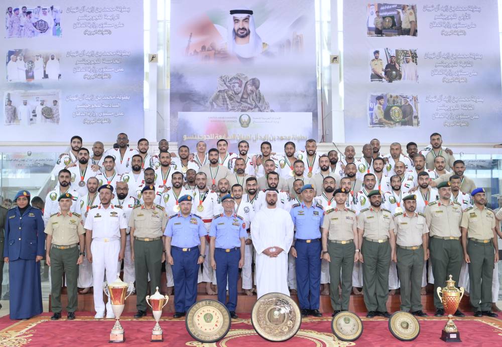 سيف بن زايد يتوج أبطال درع بطولة محمد بن زايد للجوجيتسو
