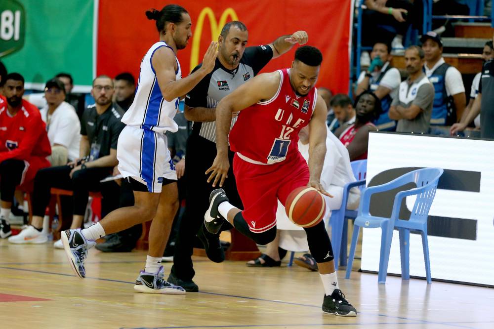 سلة منتخب الإمارات والفلبين - دولية دبي  تصوير : هيثم الخاتم 