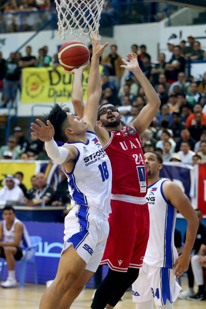 سلة منتخب الإمارات والفلبين - دولية دبي تصوير: هيثم الخاتم 