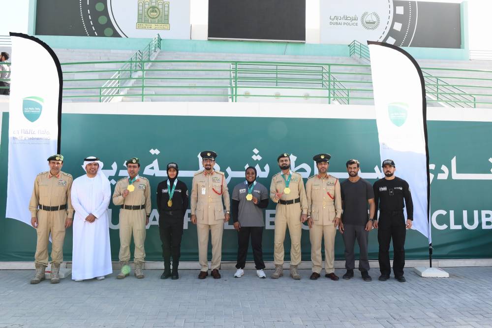  رفيع مع الفائزين ببطولة الموانع