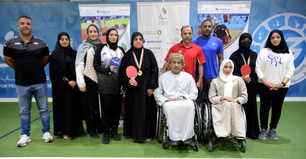 ذيبان المهيري يتوسط المشاركات