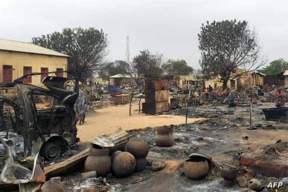 دمارًا في منطقة سوق في الفاشر، عاصمة ولاية شمال دارفور بالسودان (اف ب)