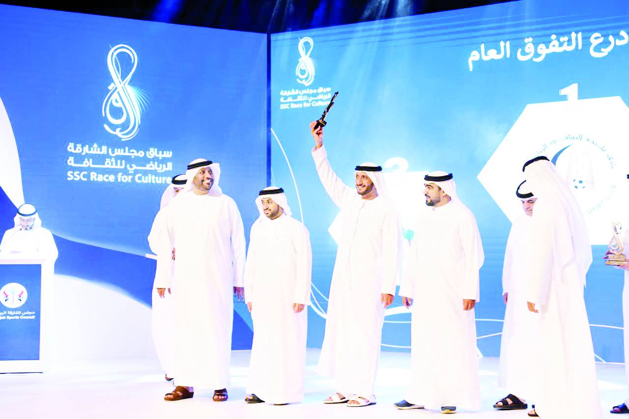 الخاصوني يحتفل بدرع التفوق العام لنادي مليحة