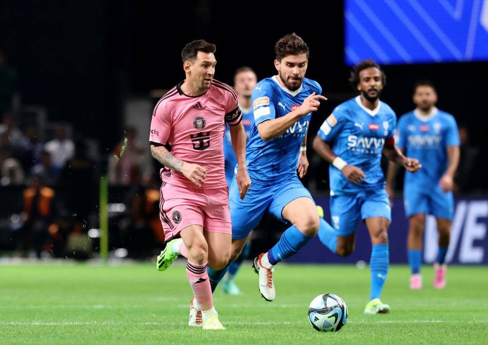 هل يلعب ميسي مع الهلال؟