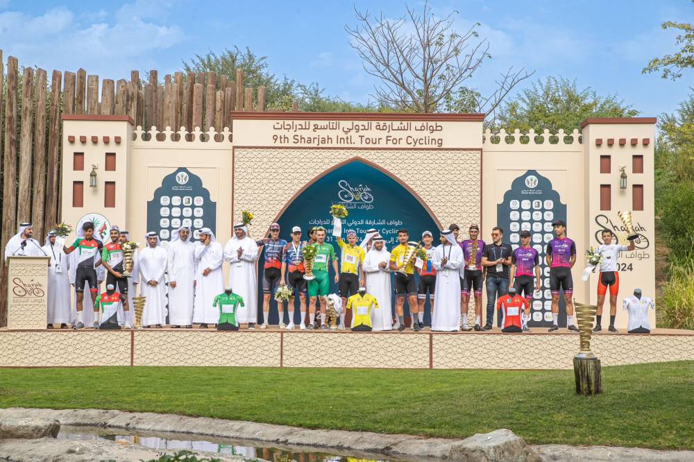 محمد بن حميد والزري والمدفع والحزامي مع الفائزين