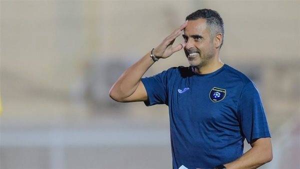 جوميز يصل إلى القاهرة لتوقيع عقود تدريب الزمالك