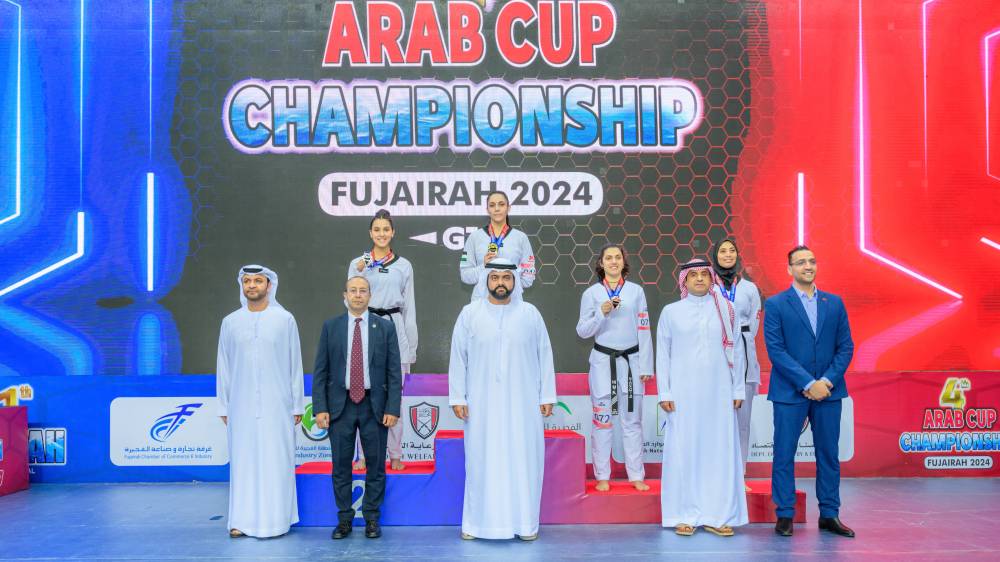 محمد بن حمد خلال تتويج بطلات العرب