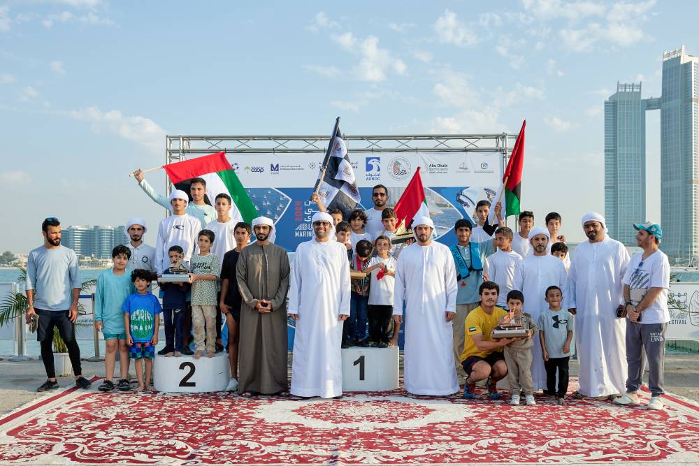 المهيري والرميثي مع الفائزين