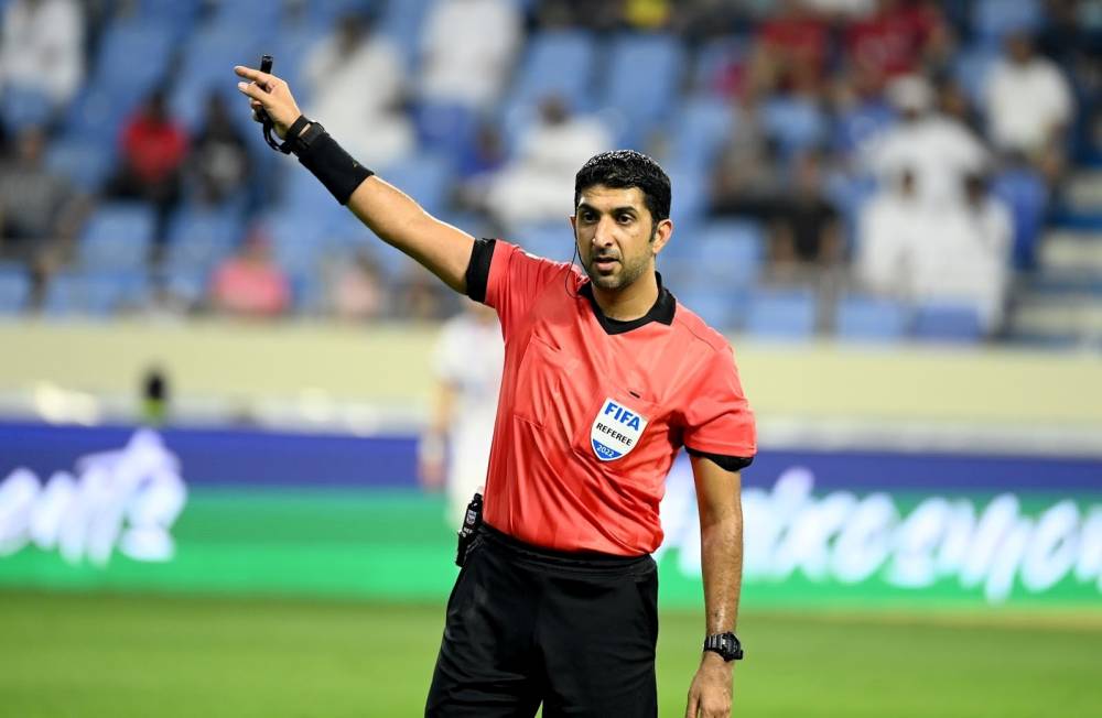 طاقم إماراتي يدير لقاء الأردن وكوريا