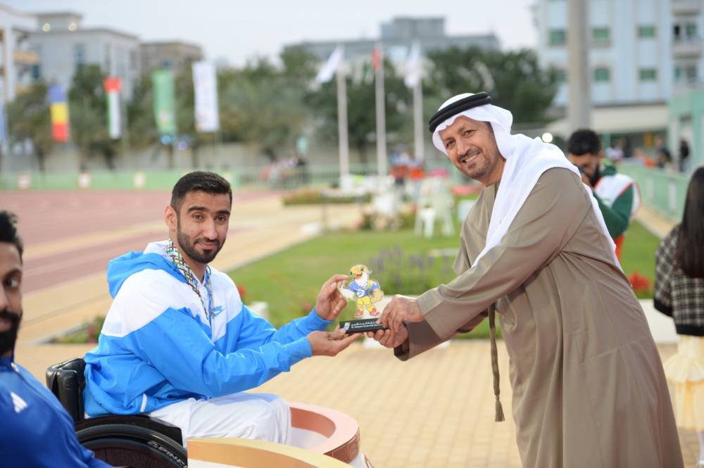 طارق بن خادم يتوج محمد القايد