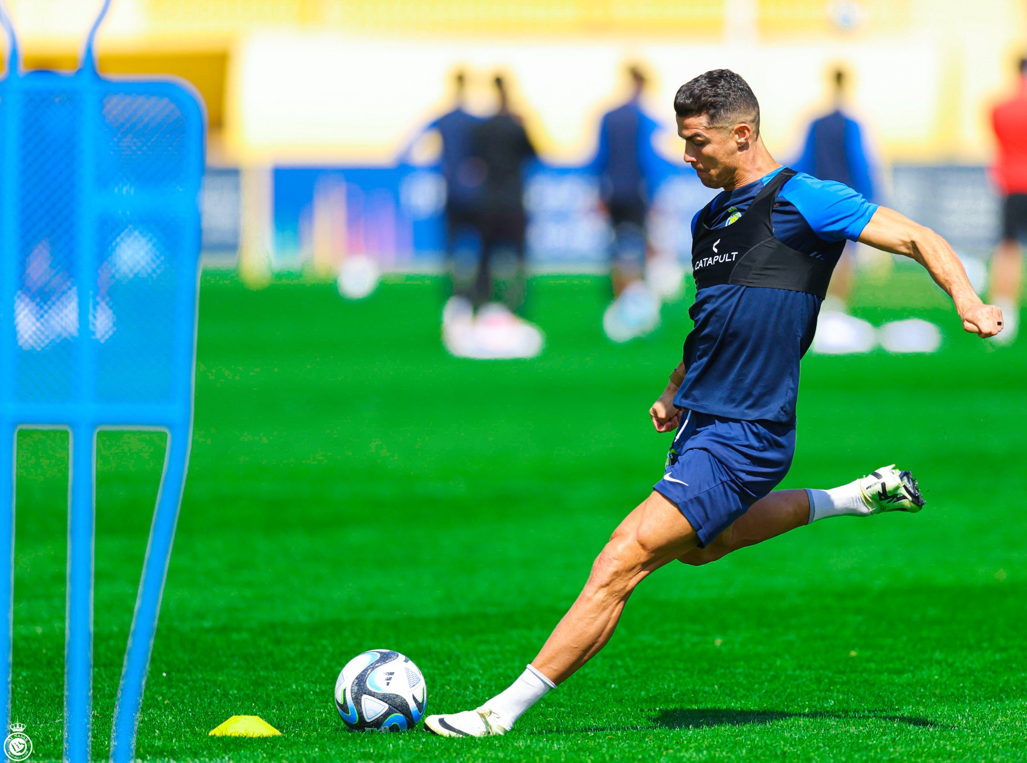 النصر والهلال يتنافسان على كأس الرياض