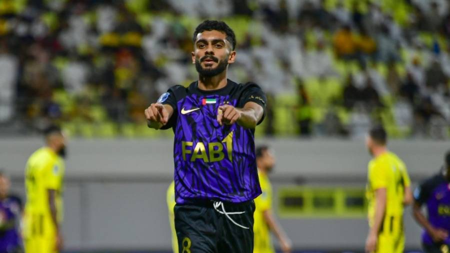احتفالية محمد عباس بالهدف الثاني للعين