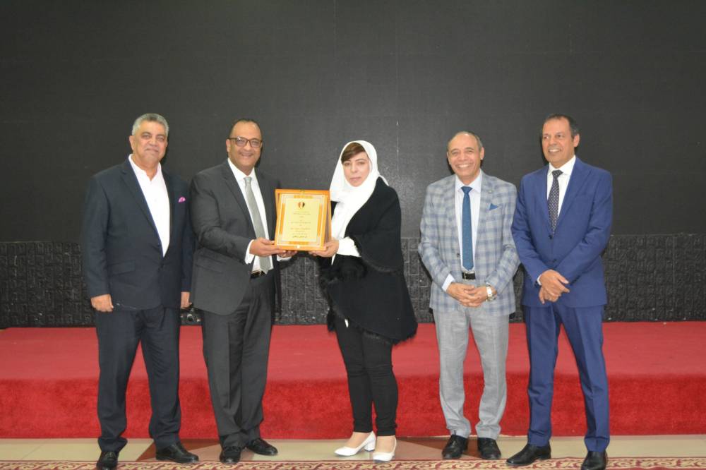 إدارة النادي تكرم الزميلة سومية سعد