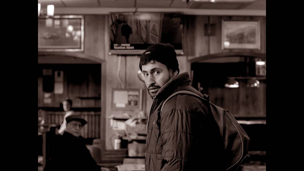  أمير في مشهد من فيلم
