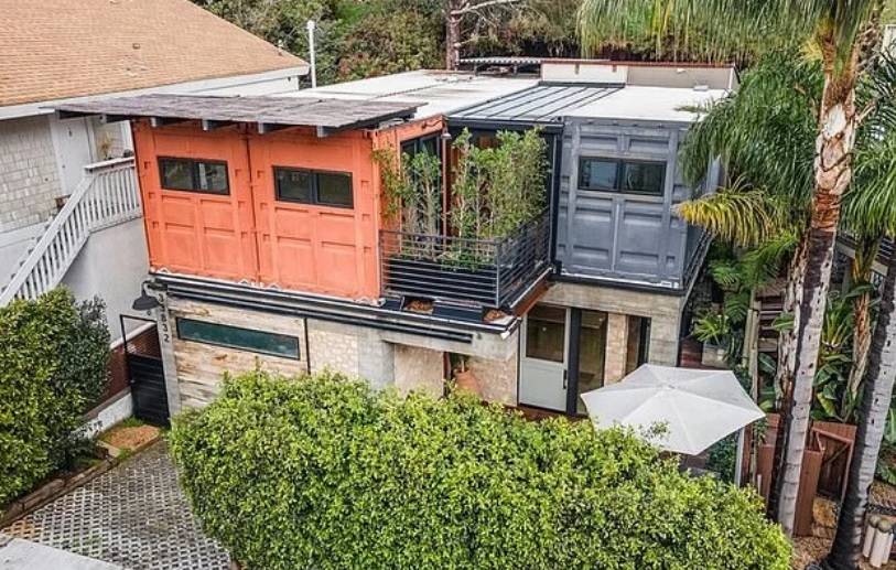 المنزل من الخارج