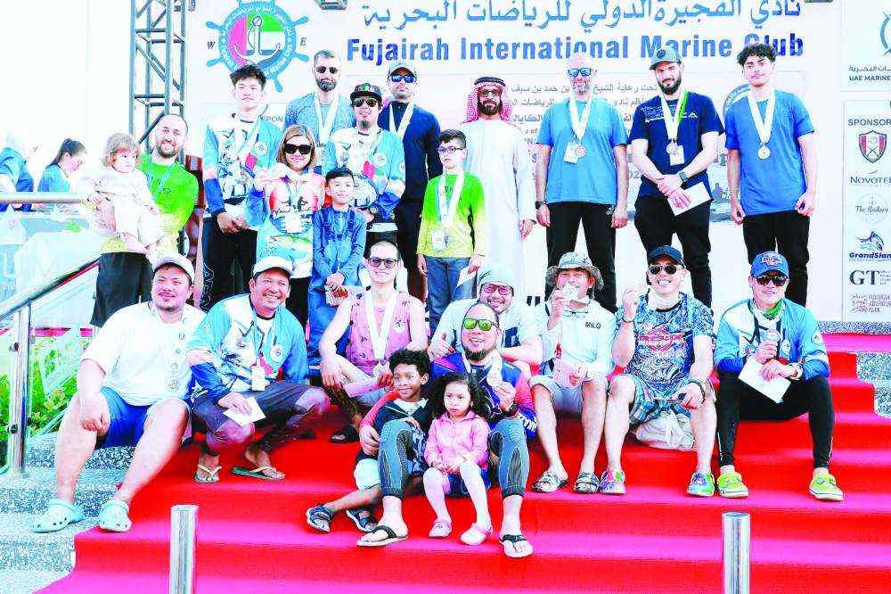 أحمد إبراهيم مع الفائزين