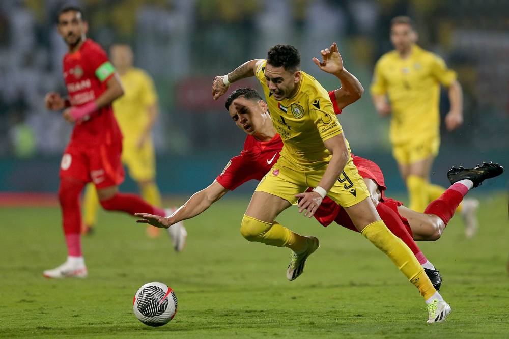 مباراة شباب الأهلي والوصل في دوري أدنوك للمحترفين تصوير: (( هيثم الخاتم ))