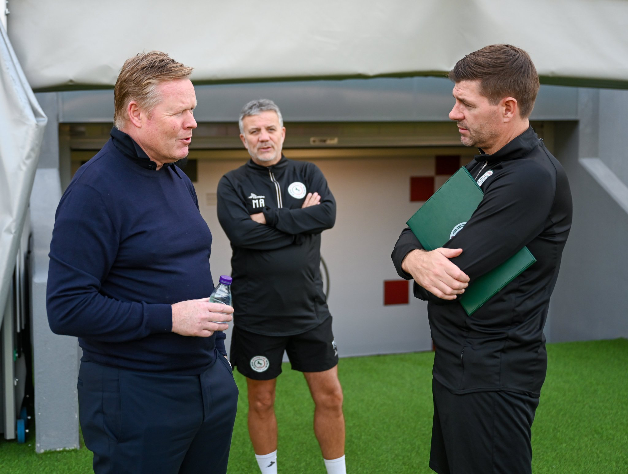 ماذا يفعل رونالد كومان في الاتفاق السعودي؟