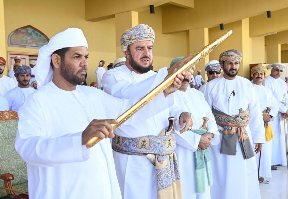 خلال تتويج ممثل هجن الرئاسة بالسيف الذهبي