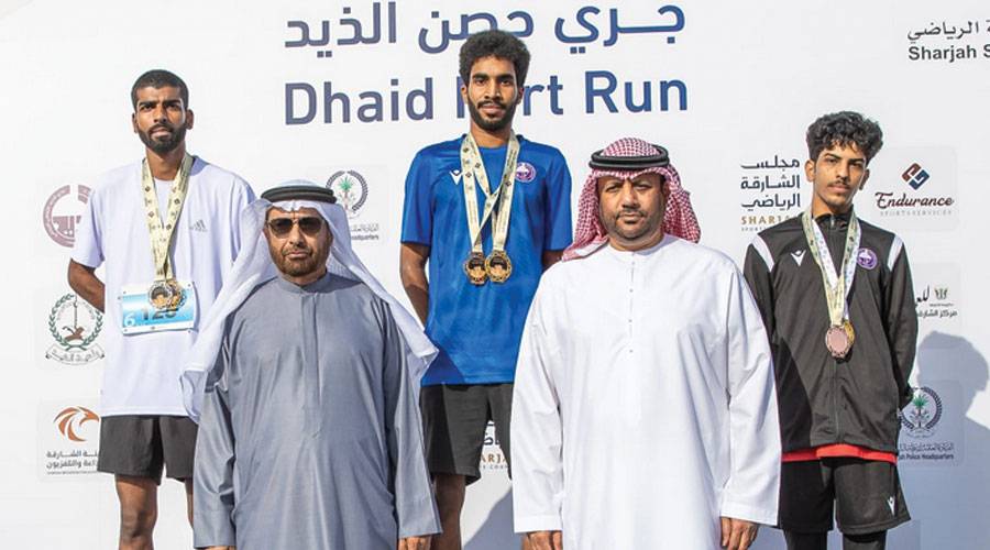 الكتبي وعيسى هلال مع الفائزين