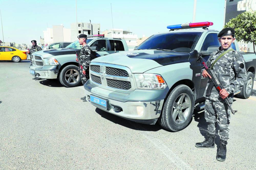 قوات تابعة لحكومة الوحدة تنتشر في طرابلس بعد يومين من الاشتباكات الدامية (أ ف ب )