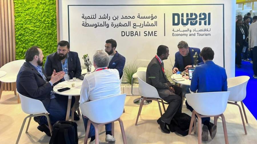 الدائرة تستعرض منتجاتها وخدماتها