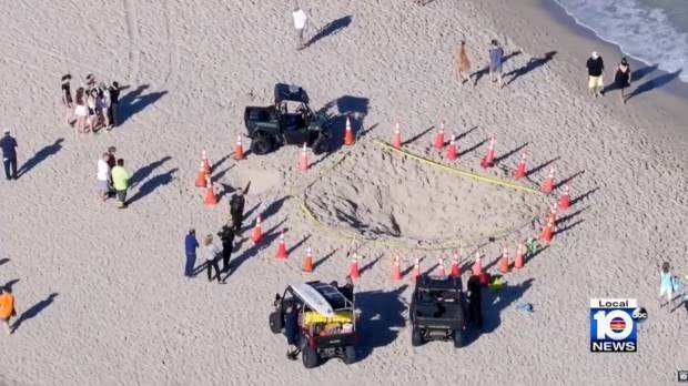 «حفرت قبرها بيدها».. لعبة أطفال تنتهي بحادث مروع في أمريكا