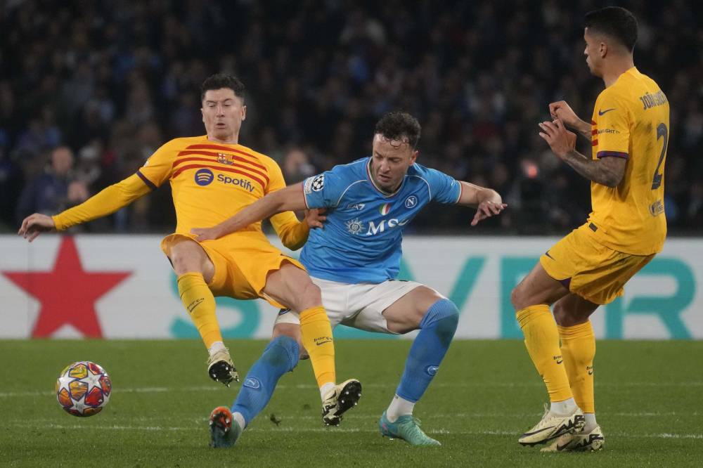 دوري أبطال أوروبا.. تعادل برشلونة ونابولي وخسارة أرسنال