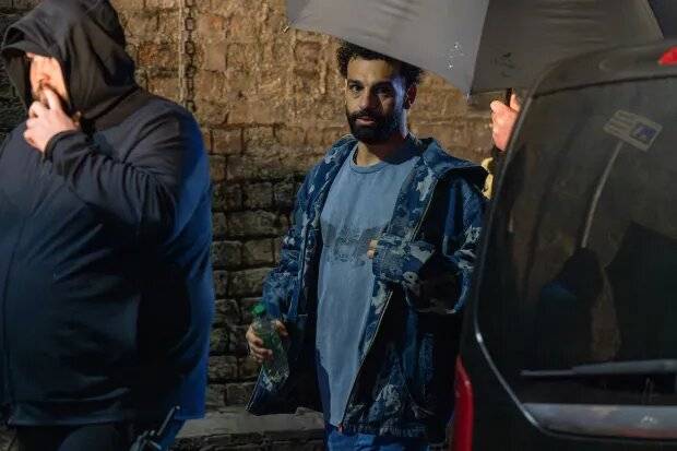 صلاح يصور في شوارع مانشستر