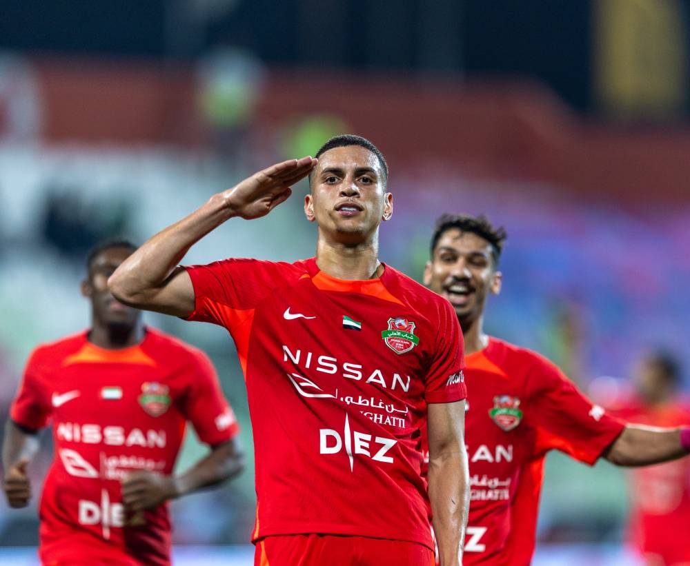 رينان يحتفل بالهدف الثالث لشباب الأهلي
