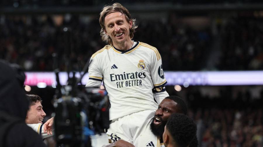 حفل تيلور سويفت ينذر بعاصفة في ريال مدريد وليون