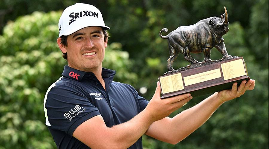  فان درييل يرفع كأس بطولة كينيا المفتوحة 
