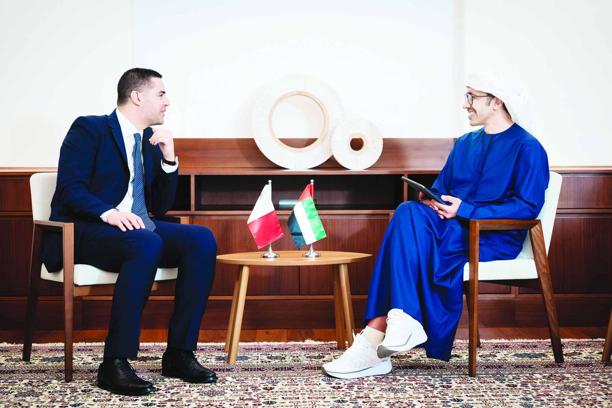 عبدالله بن زايد في حديث مع إيان بورغ