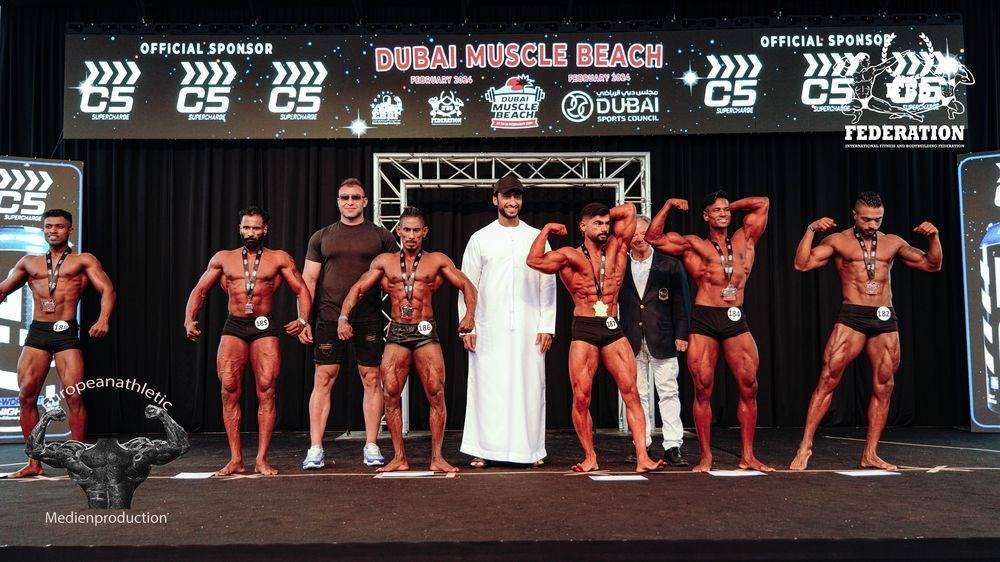 عبدالله الشرقي يتوسط الفائزين