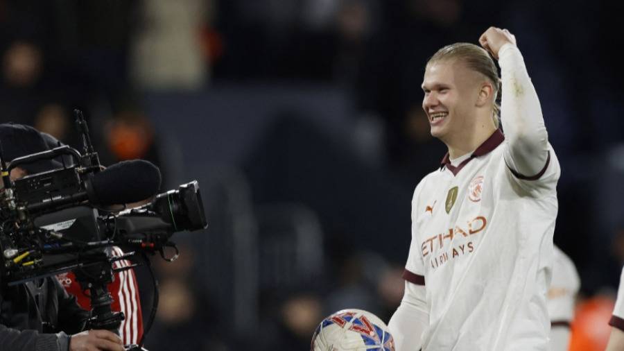 تعرف إلى الأرقام القياسية لـ«السفاح» هالاند بعد خماسيته في لوتون تاون