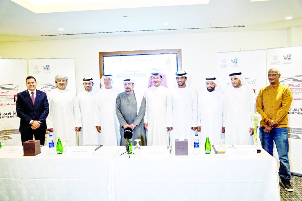 لقطة تذكارية للمشاركين في المؤتمر الصحفي