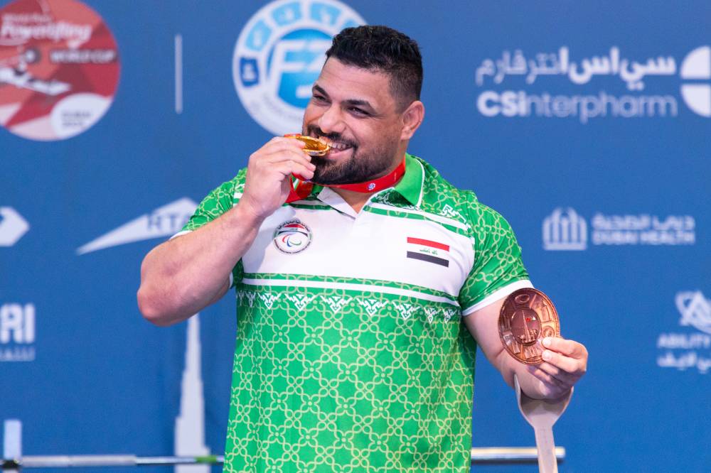 فرحة العراقي محسن بالميدالية الذهبية