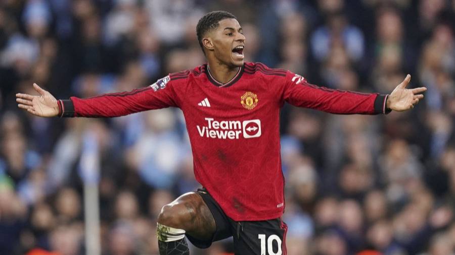 روي كين: سيتي جعل اليونايتد دمية.. و«الديربي» فاز به الرجال