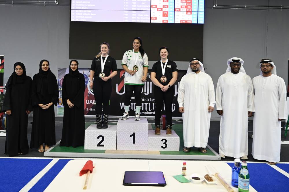 خلال تتويج الفائزين