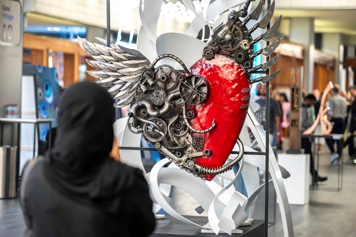 من أعمال الفنانة الإيرانية محصا عشايري