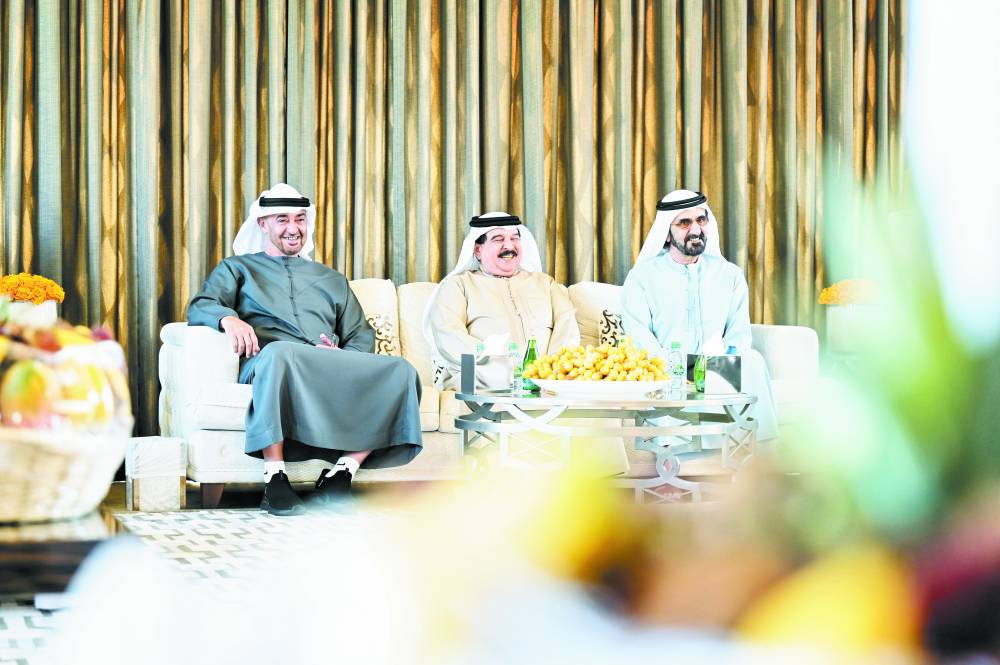 محمد بن زايد ومحمد بن راشد وحمد بن عيسى